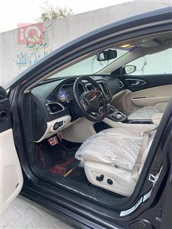Chrysler 200